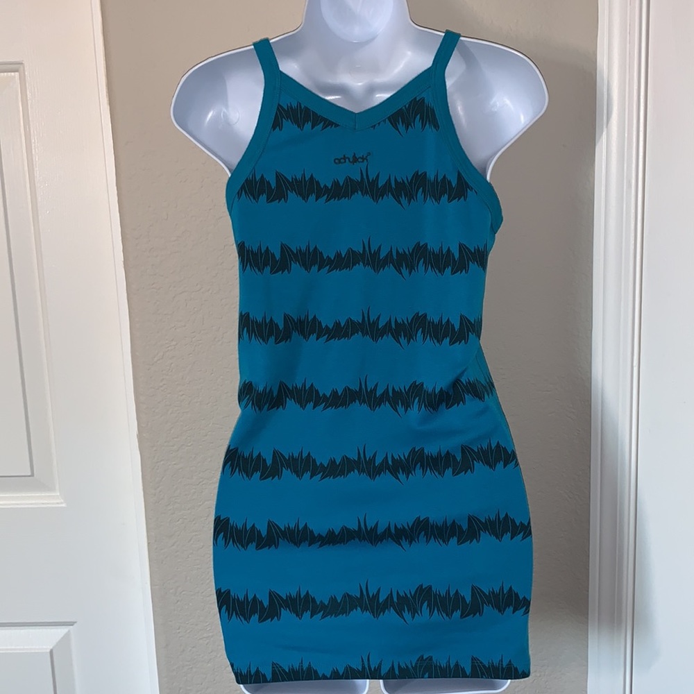 Patterned Long Tank Top - Picture 4 of 6